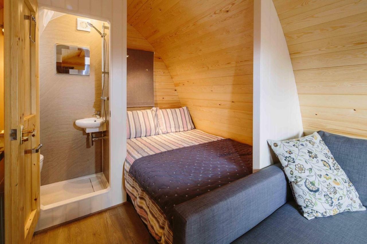 ホテル Campion Glamping Pod チェルトナム エクステリア 写真