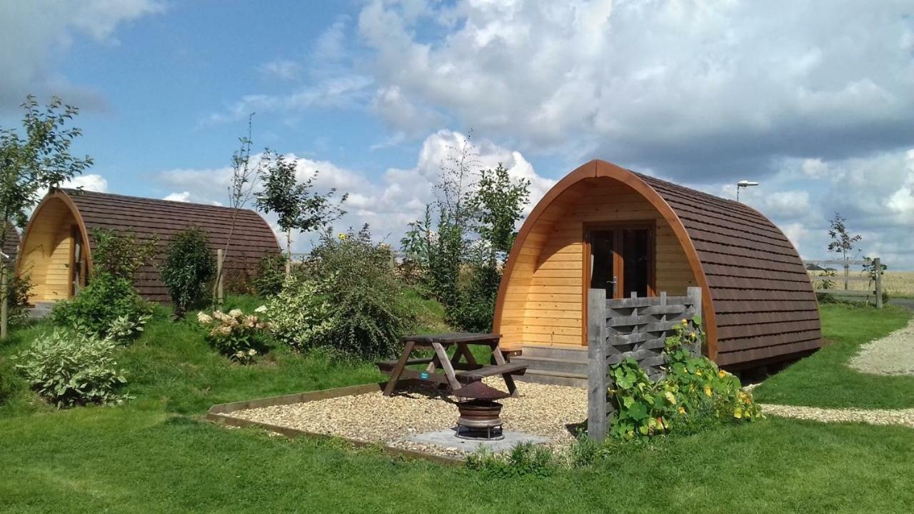 ホテル Campion Glamping Pod チェルトナム エクステリア 写真